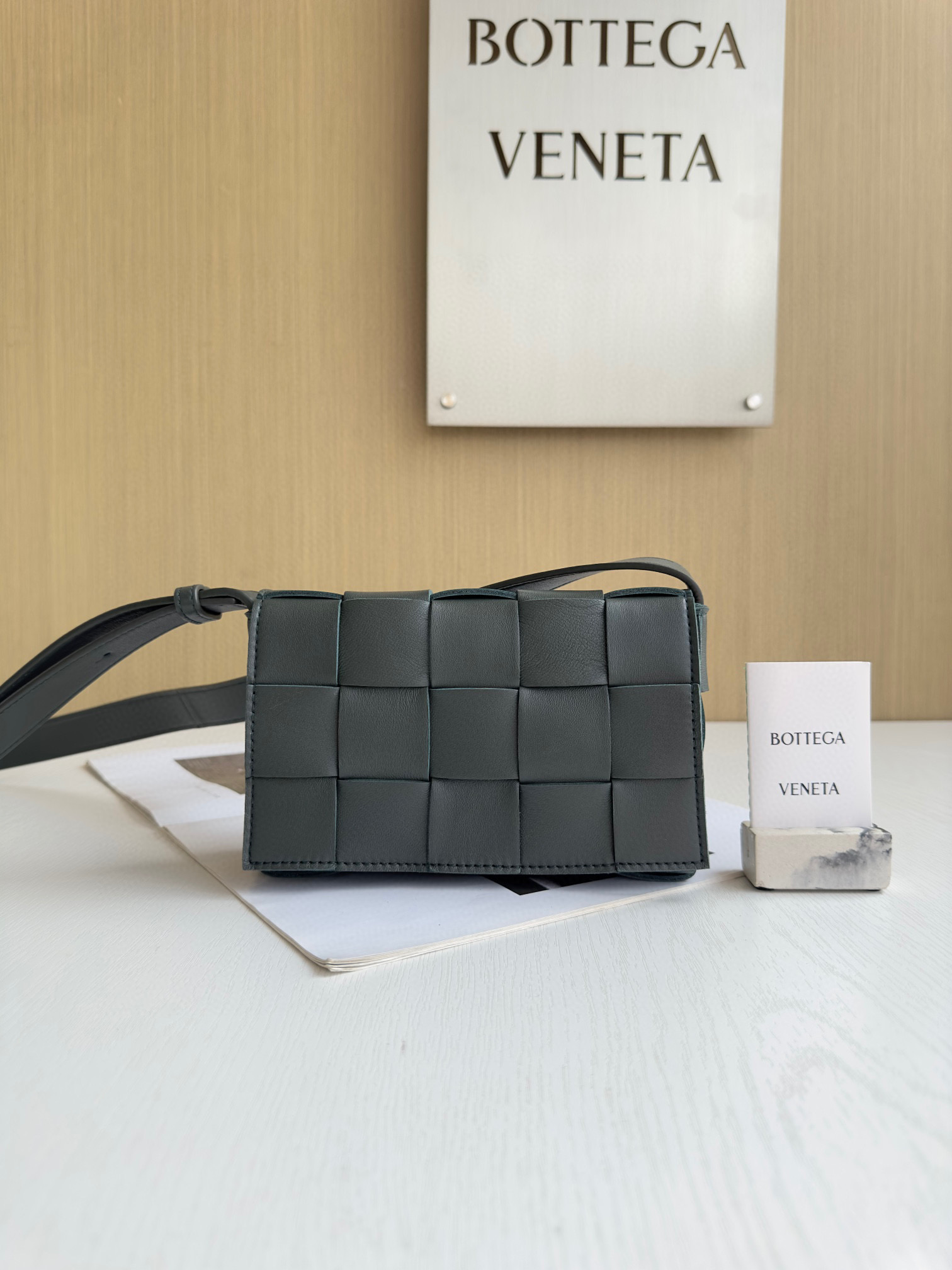 보테가베네타 Bottega Veneta 스몰 카세트 Cassette 730848