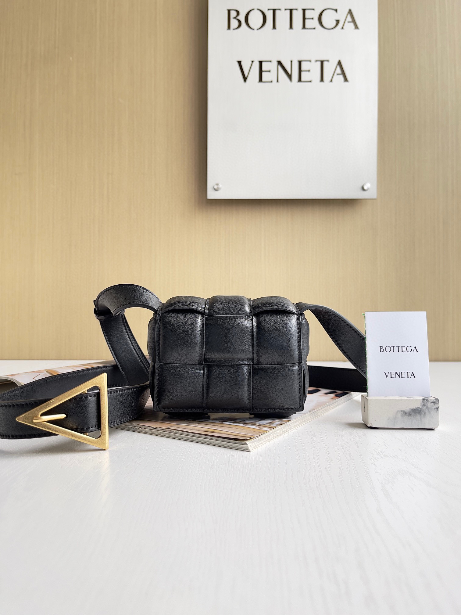 보테가베네타 Bottega Veneta 카세트백 Cassette 716648