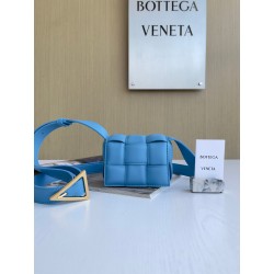 보테가베네타 Bottega Veneta 카세트백 Cassette 716648