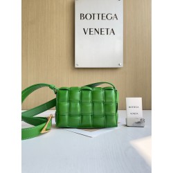 보테가 베네타 Bottega Veneta 스몰 패디드 카세트  mini Cassette 717506