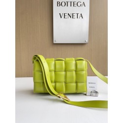 보테가 베네타 Bottega Veneta 패디드 카세트 Cassette 591970