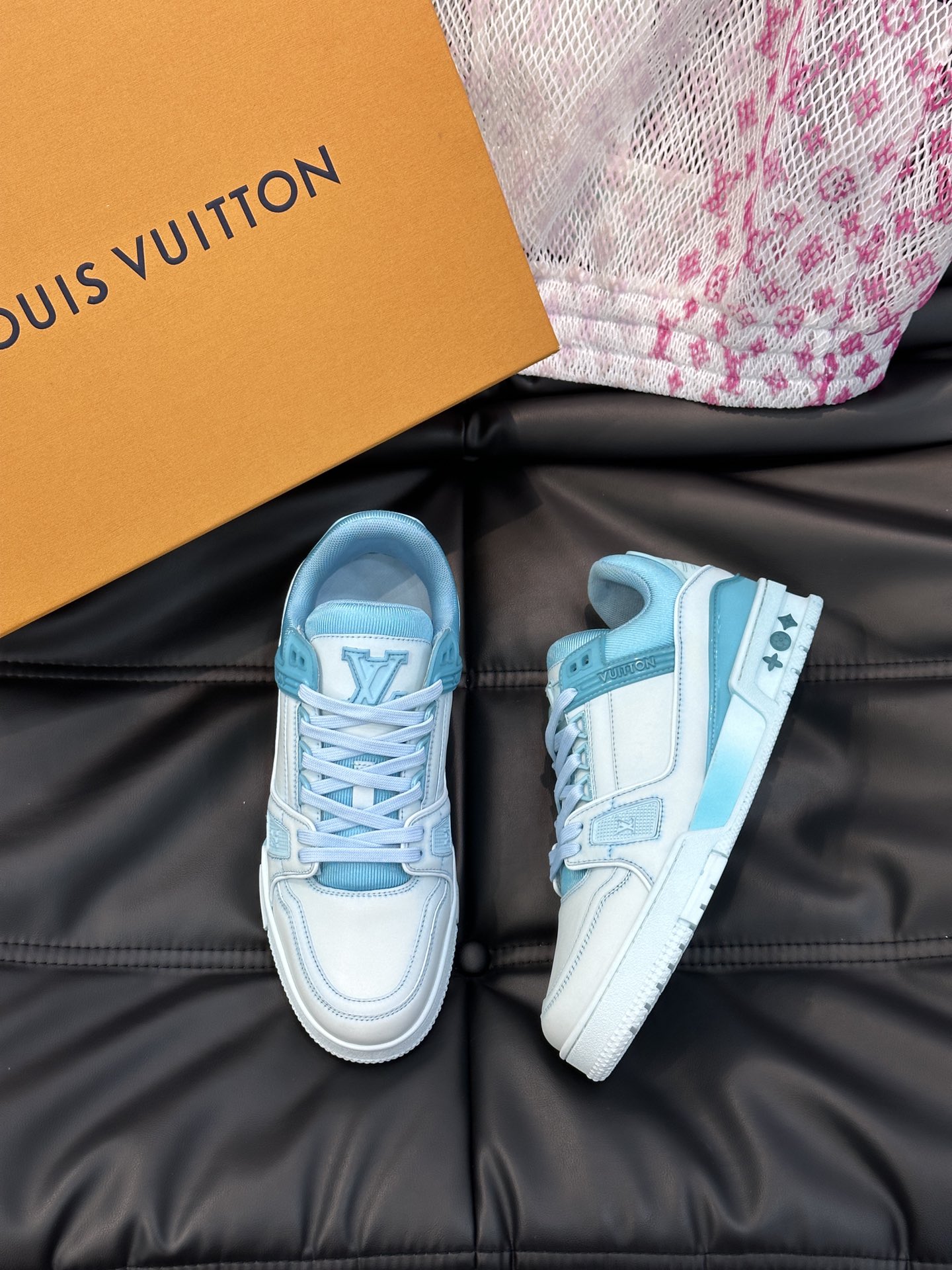 루이비통 Louis Vuitton 스니커즈