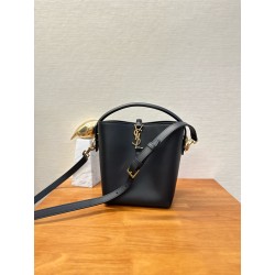 생로랑 Saint laurent/YSL 749036 르 37 스몰 샤이니 레더 블랙 20CM