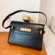 생로랑 Saint laurent/YSL 675626 맨하탄 스몰 숄더백 박스 생로랑 레더 블랙 24CM