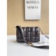 보테가 베네타 Bottega Veneta 초콜릿 브라운 Cassette 591970