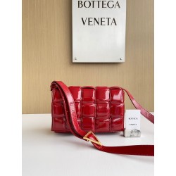 보테가 베네타 Bottega Veneta 녹피 붉은 색 Cassette 591970