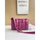 보테가 베네타 Bottega Veneta 주사 홍 Cassette 591970