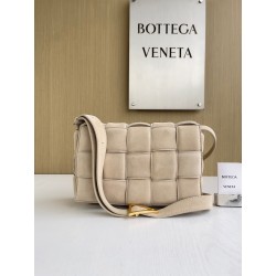 보테가 베네타 Bottega Veneta 스웨이드 살구색 Cassette 591970