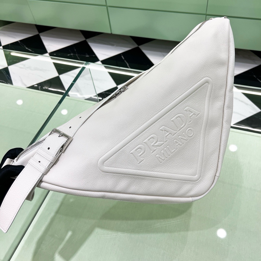 프라다 Prada 2VY007 벨트 백 22.5CM