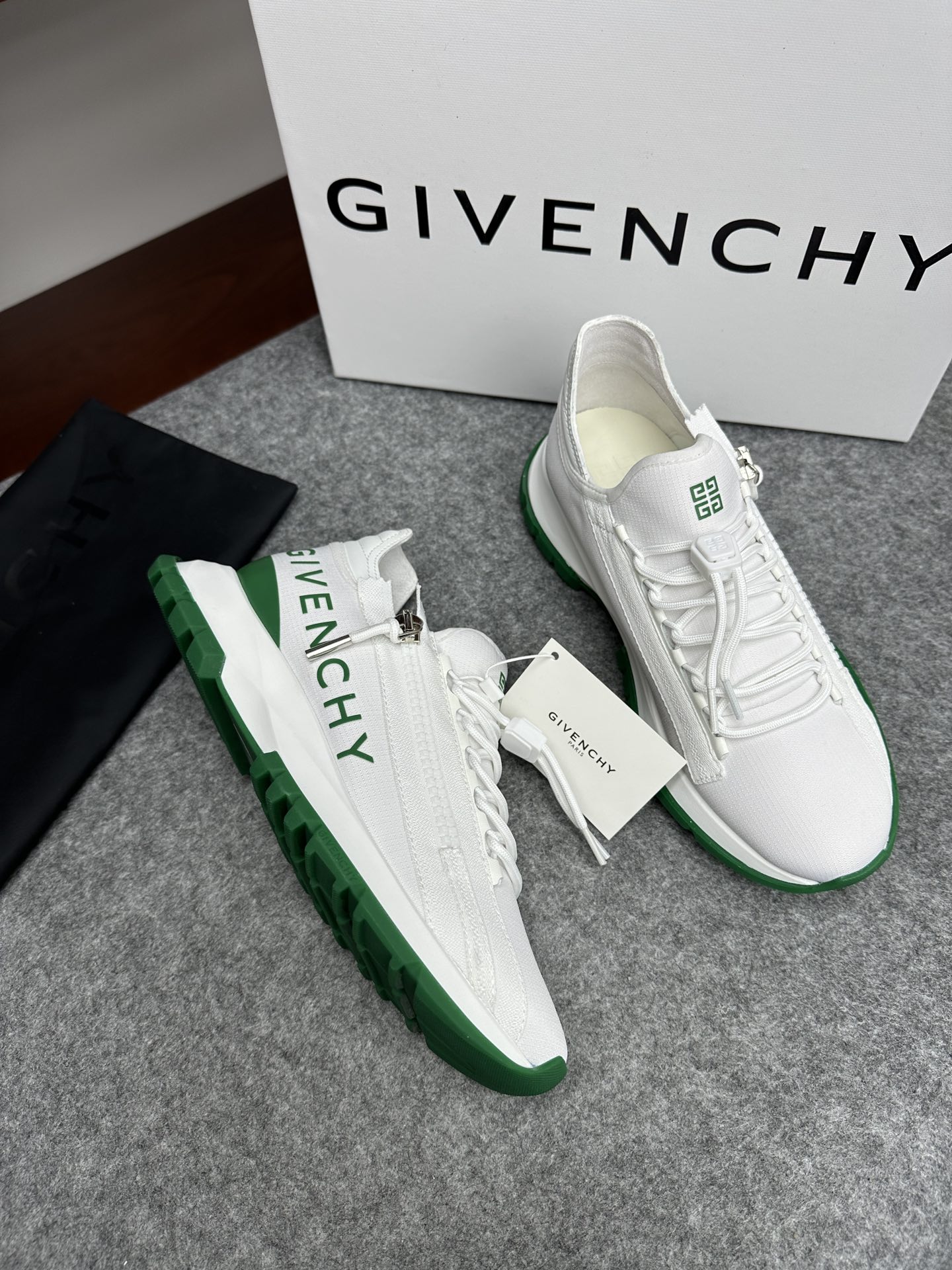 지방시 Givenchy 스니커즈