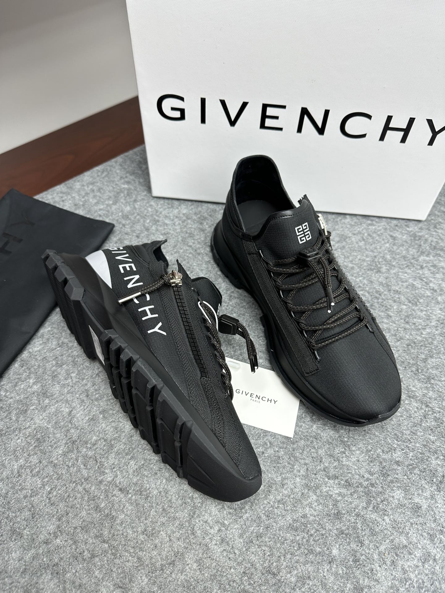 지방시 Givenchy 스니커즈