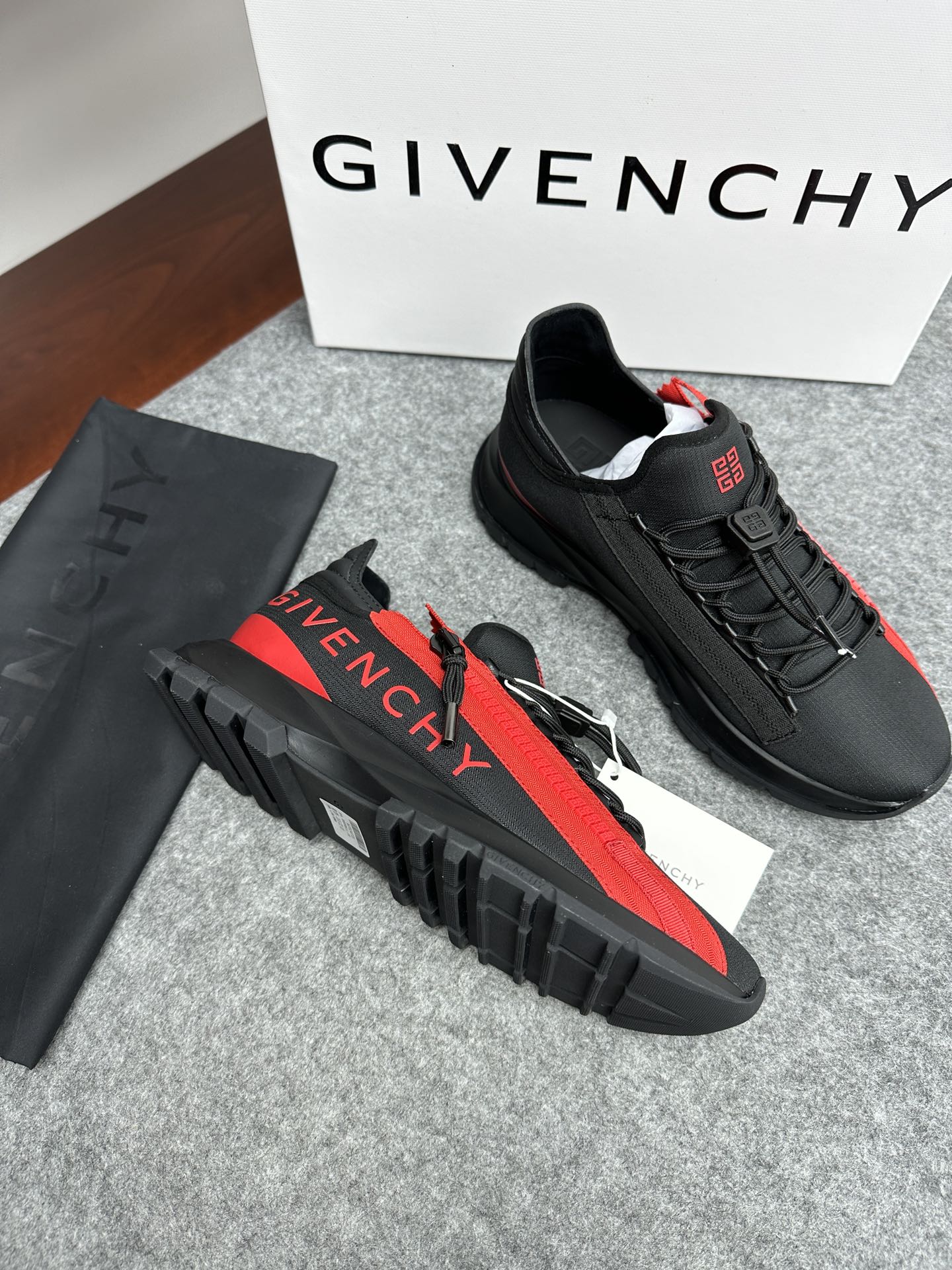 지방시 Givenchy 스니커즈