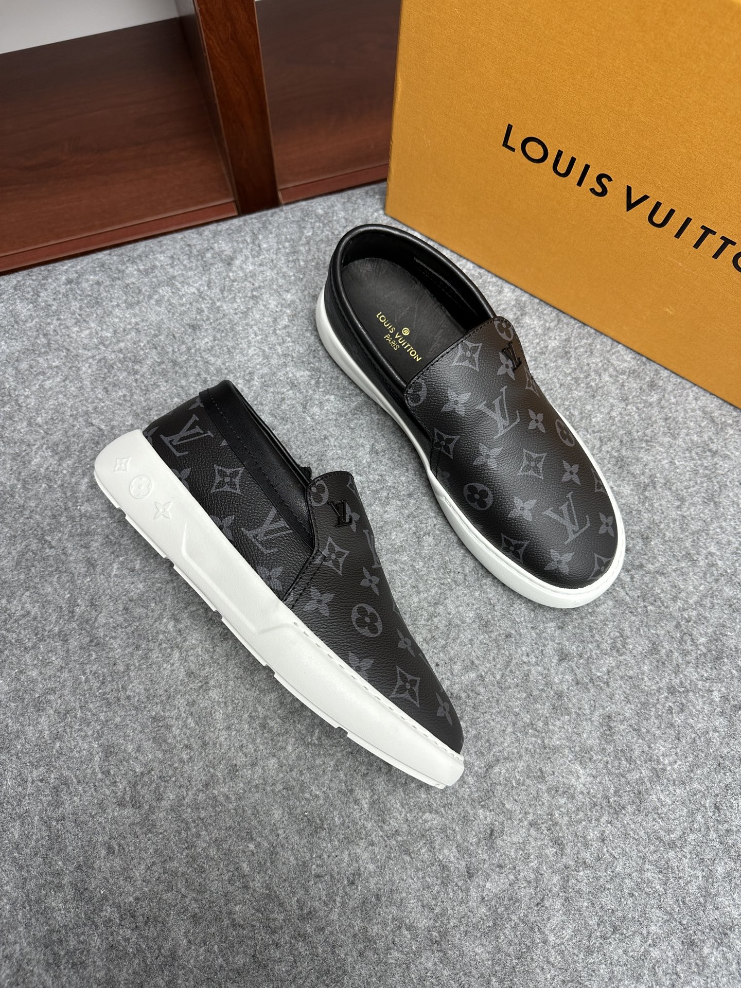 루이비통 Louis Vuitton 로 퍼