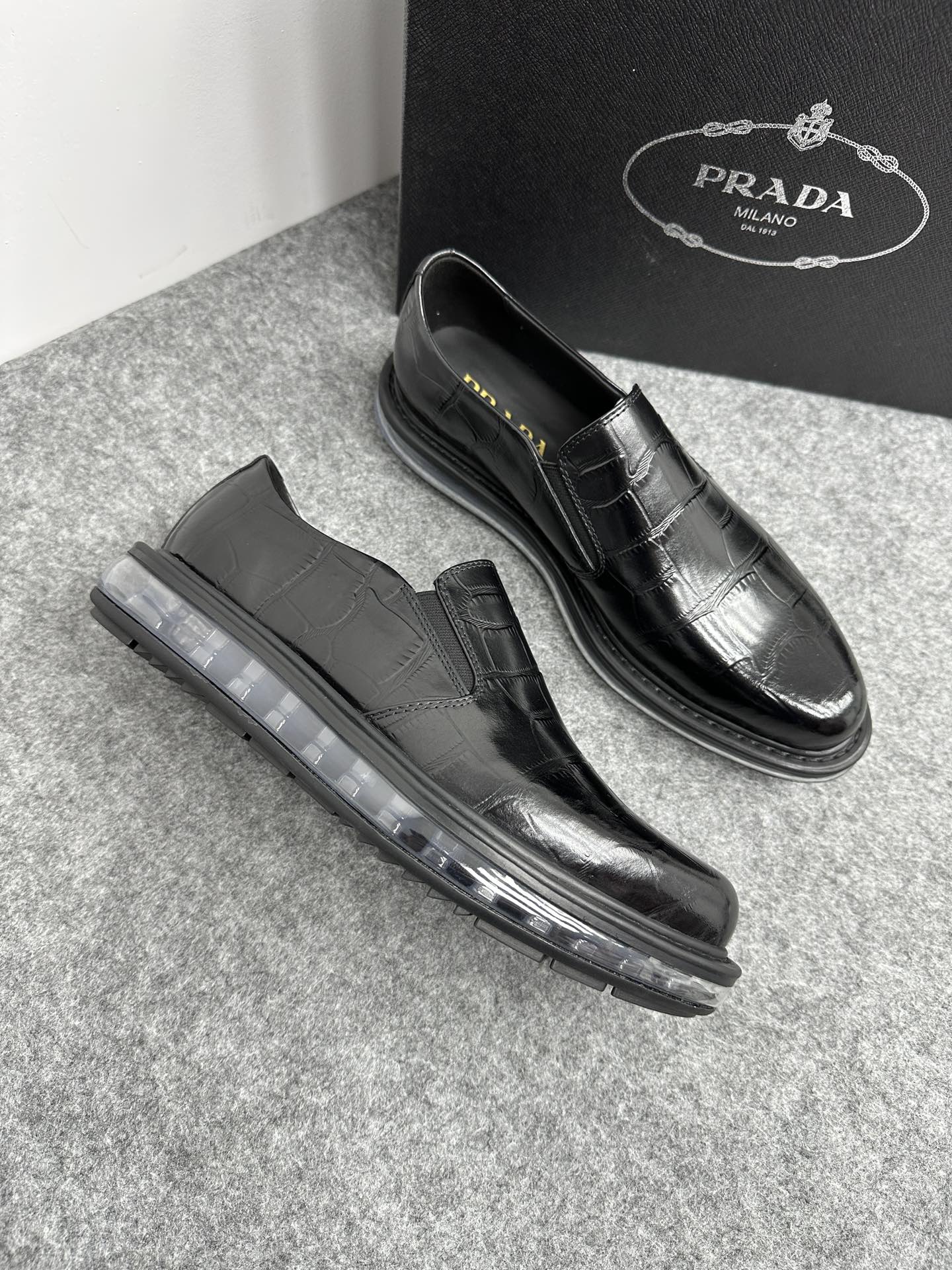 프라다 Prada 로퍼