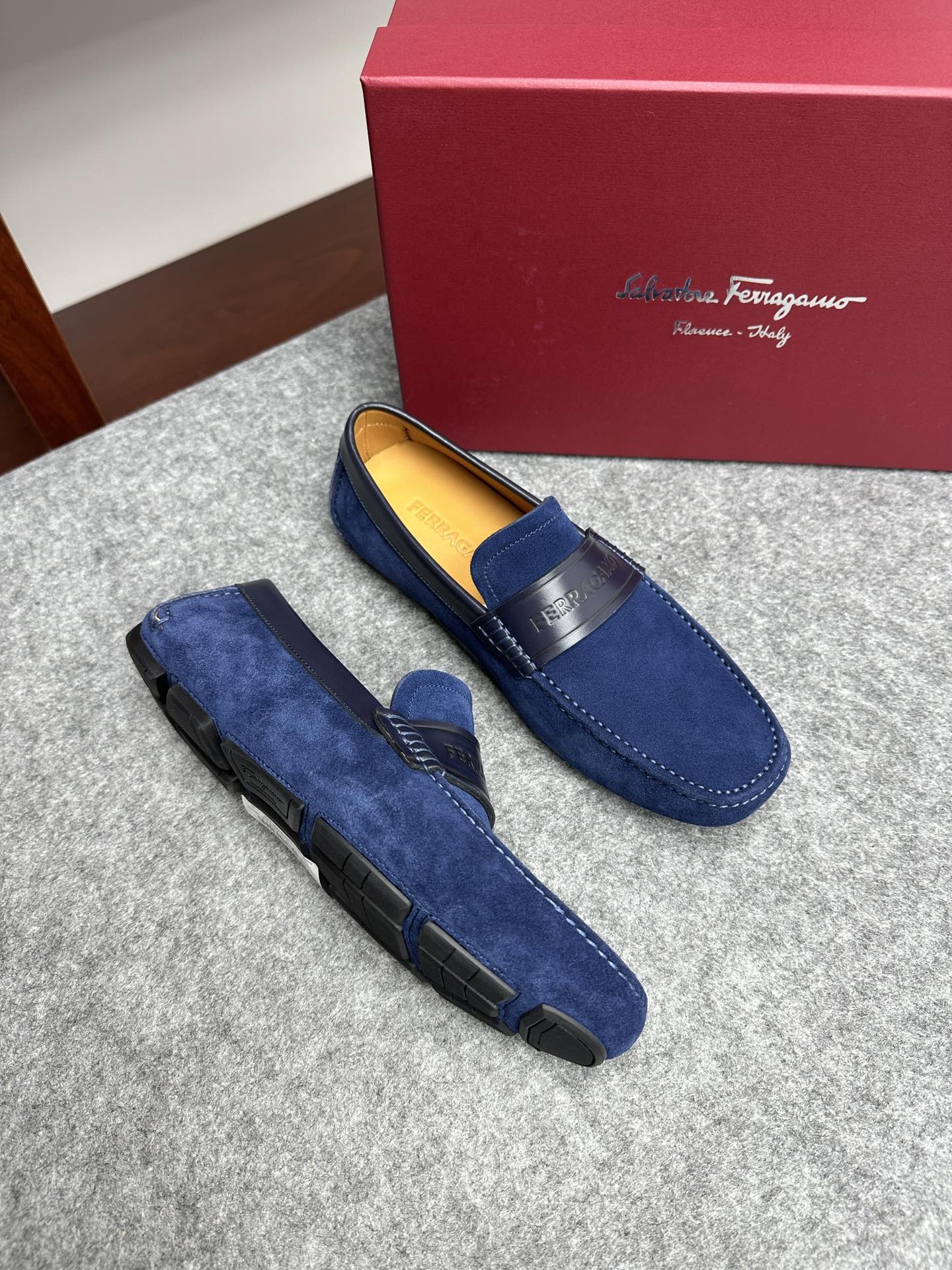 살바토레 페라가모 Salvatore Ferragamo 로퍼