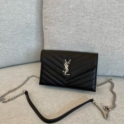 생로랑 Saint laurent/YSL 393953 WOC 그랑 드 뿌드르 엠보스드 레더 카산드라 마틀라세 엔벨로프 체인 지갑 블랙 19CM