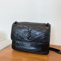 생로랑 Saint laurent/YSL 633158 생로랑 니키 미디움 체인 백 크링클 빈티지 레더 느와르 28CM