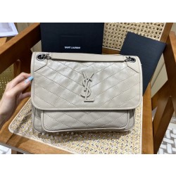 생로랑 Saint laurent/YSL 633158 니키 미디움 체인 백 크링클 빈티지 레더 느와르 28CM