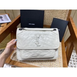 생로랑 Saint laurent/YSL 633158 니키 미디움 체인 백 크링클 빈티지 레더 느와르 28CM