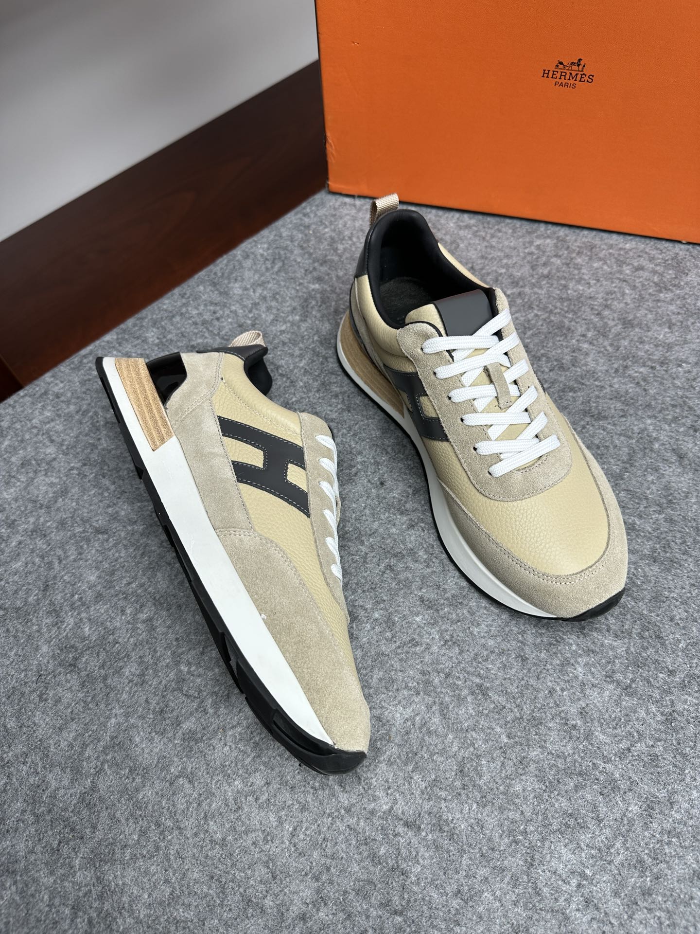 에르메스 Hermes 스니커즈