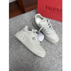 발렌티노 Valentino 스니커즈