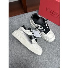 발렌티노 Valentino 스니커즈