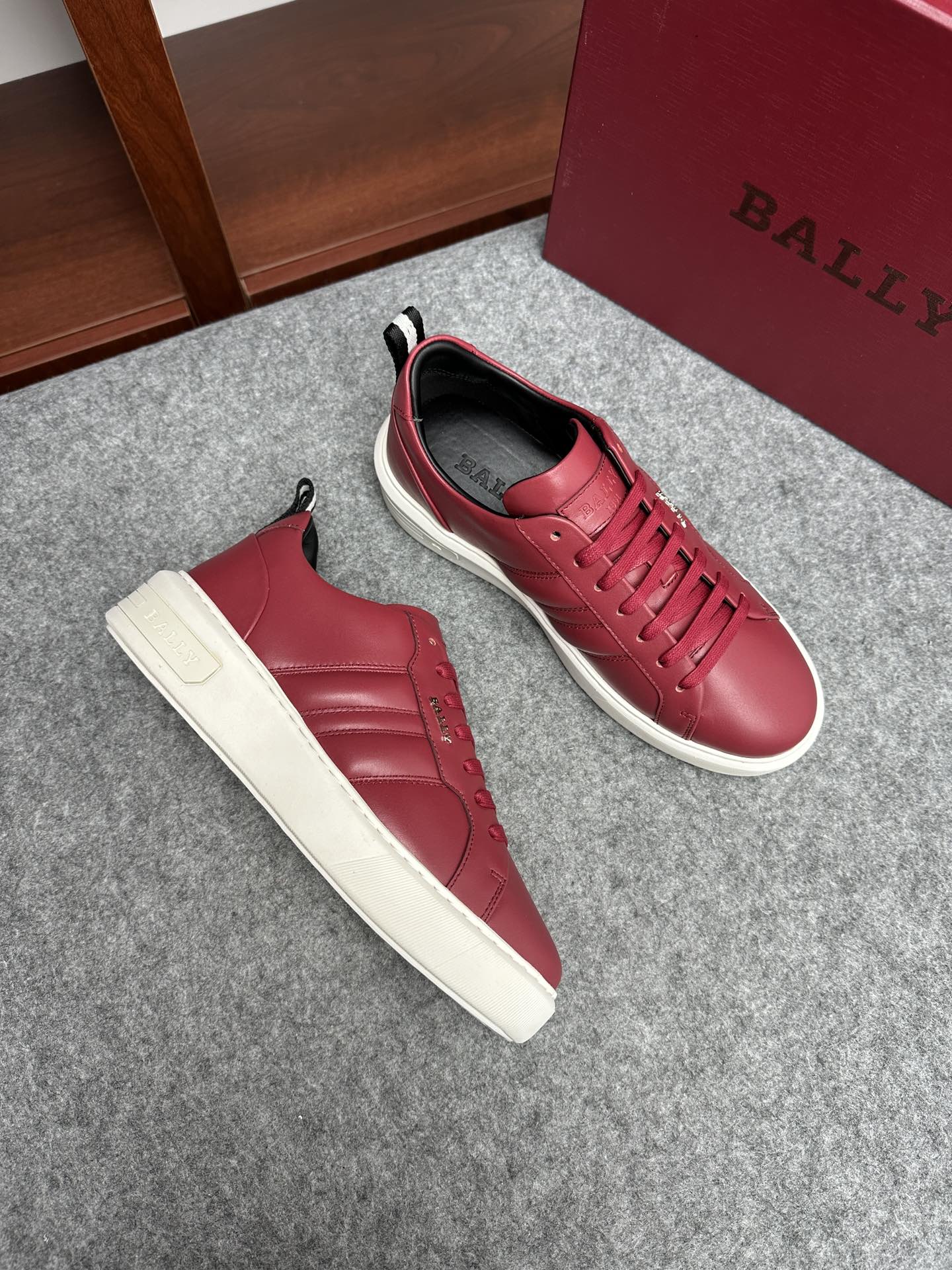 발리 BALLY 스니커즈