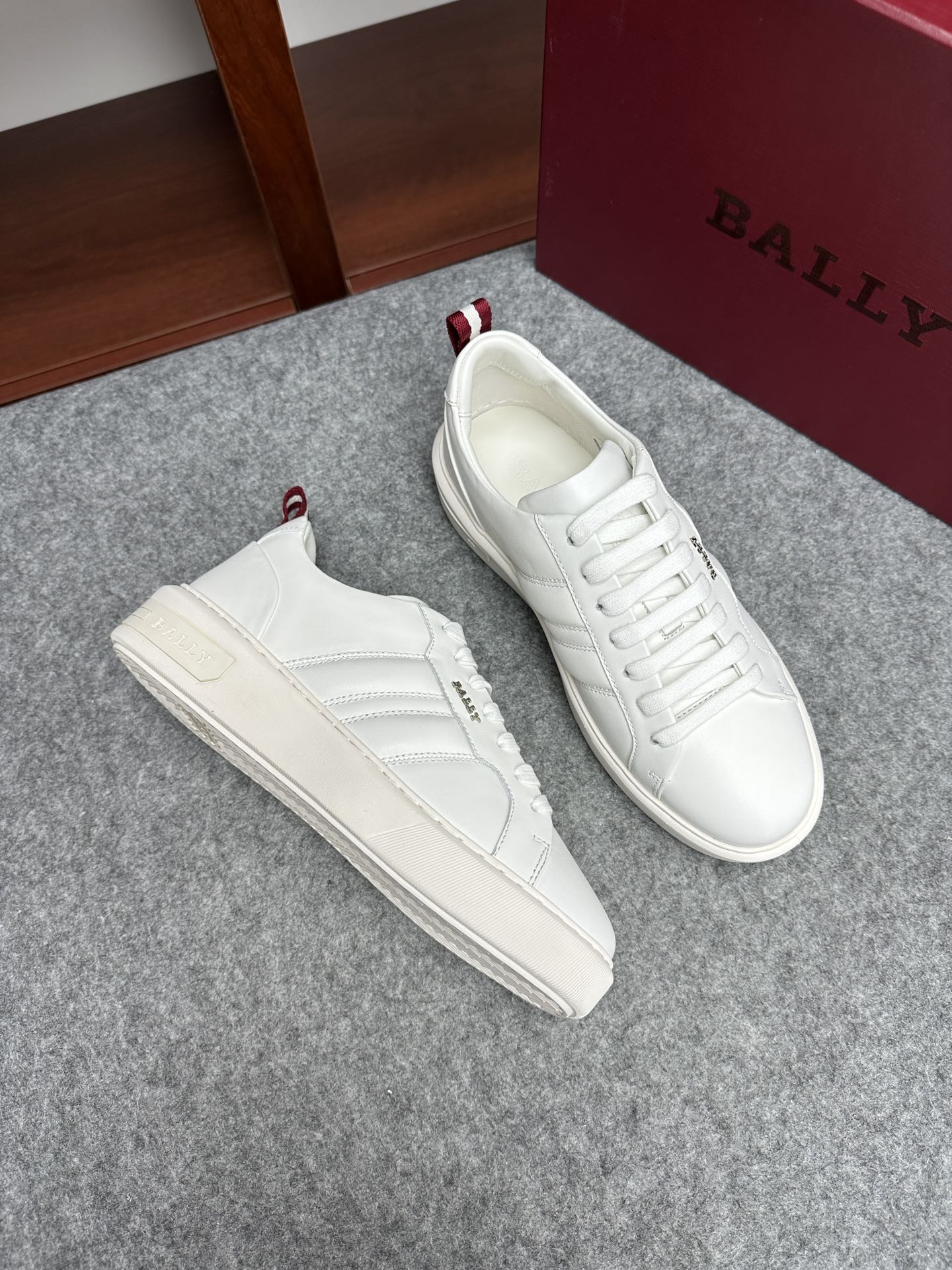 발리 BALLY 스니커즈