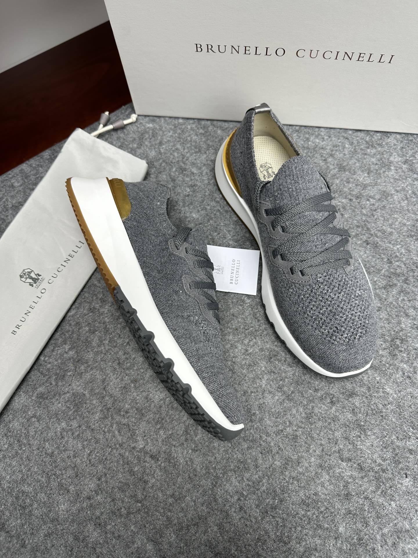 브루넬로 쿠치넬리 Brunello Cucineli 스니커즈