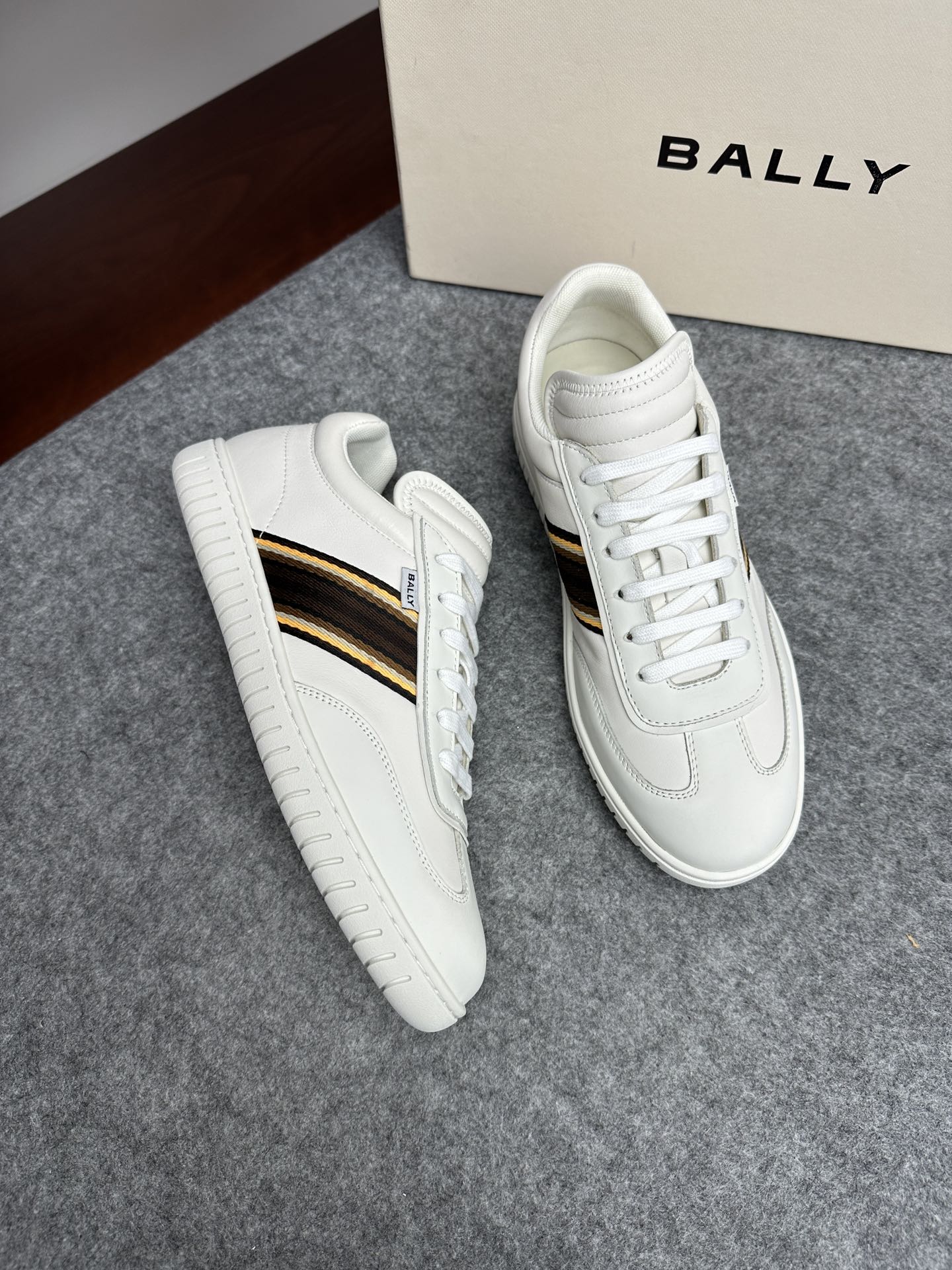 발리 BALLY 스니커즈