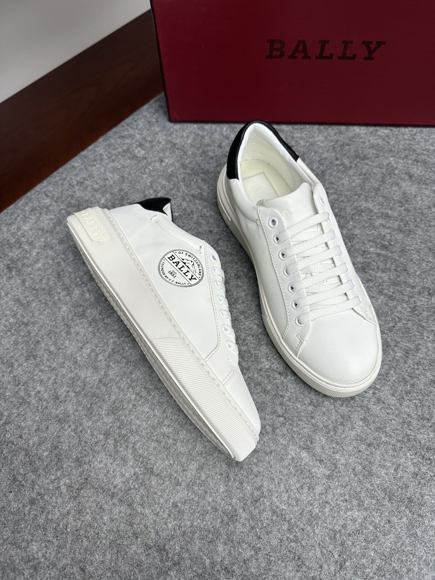 발리 BALLY 스니커즈