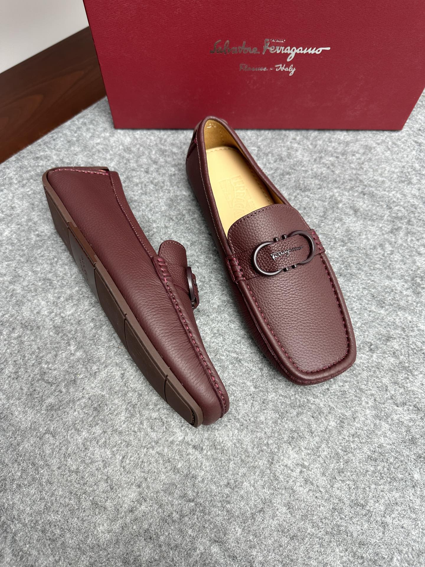 살바토레 페라가모 Salvatore Ferragamo 로퍼