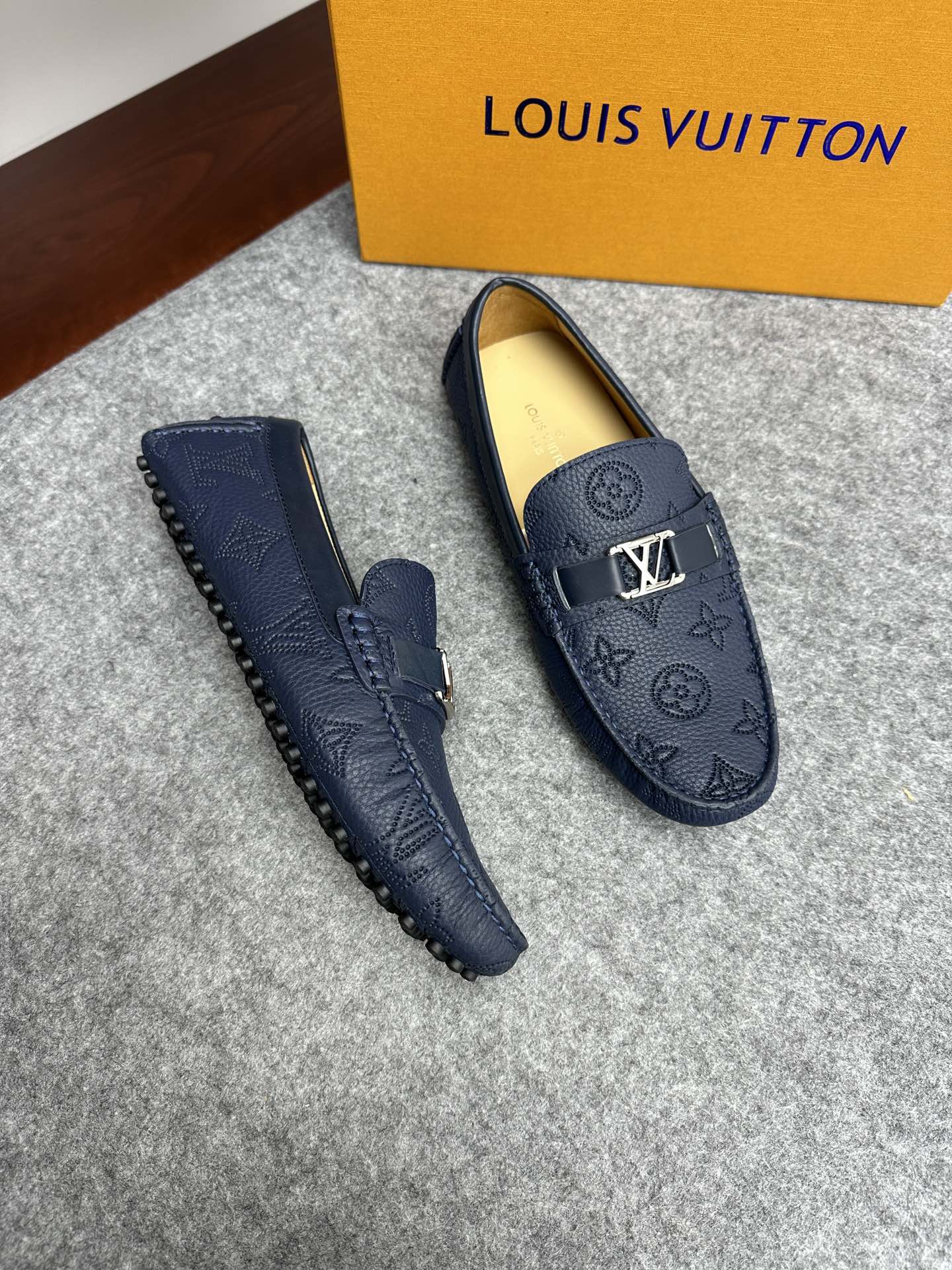 루이비통 Louis Vuitton 로퍼
