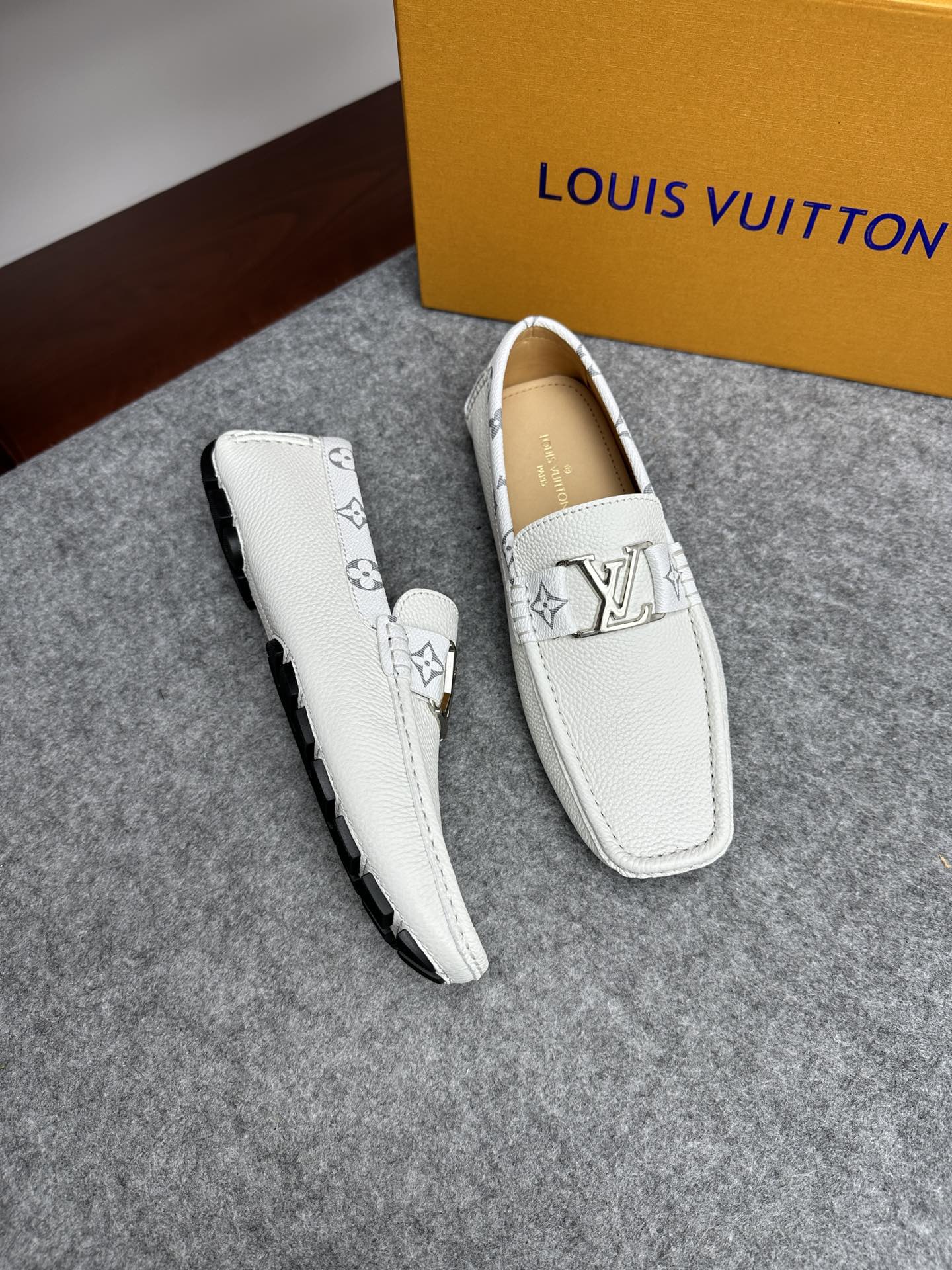 루이비통 Louis Vuitton 로퍼