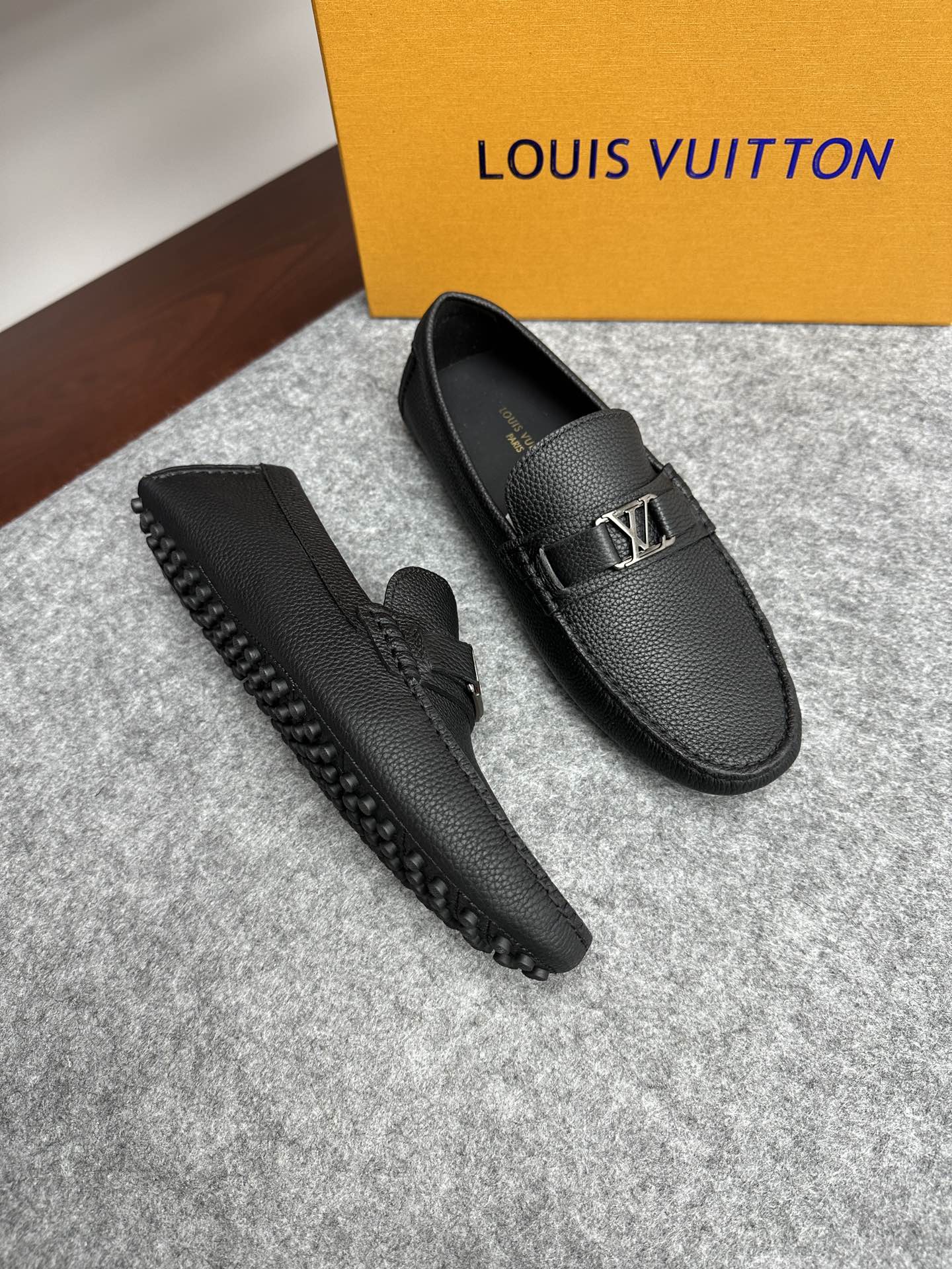 루이비통 Louis Vuitton 로퍼