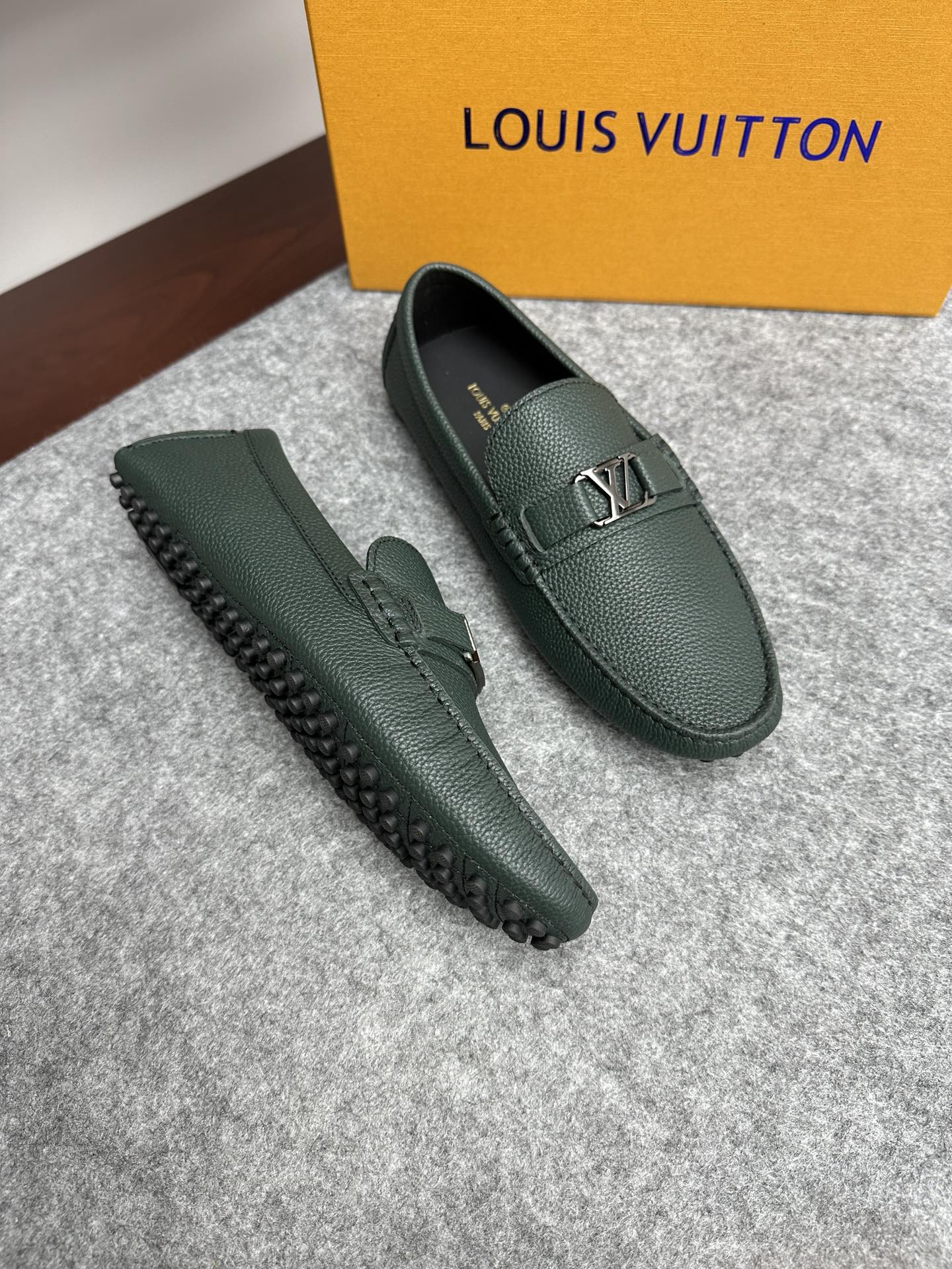 루이비통 Louis Vuitton 로퍼