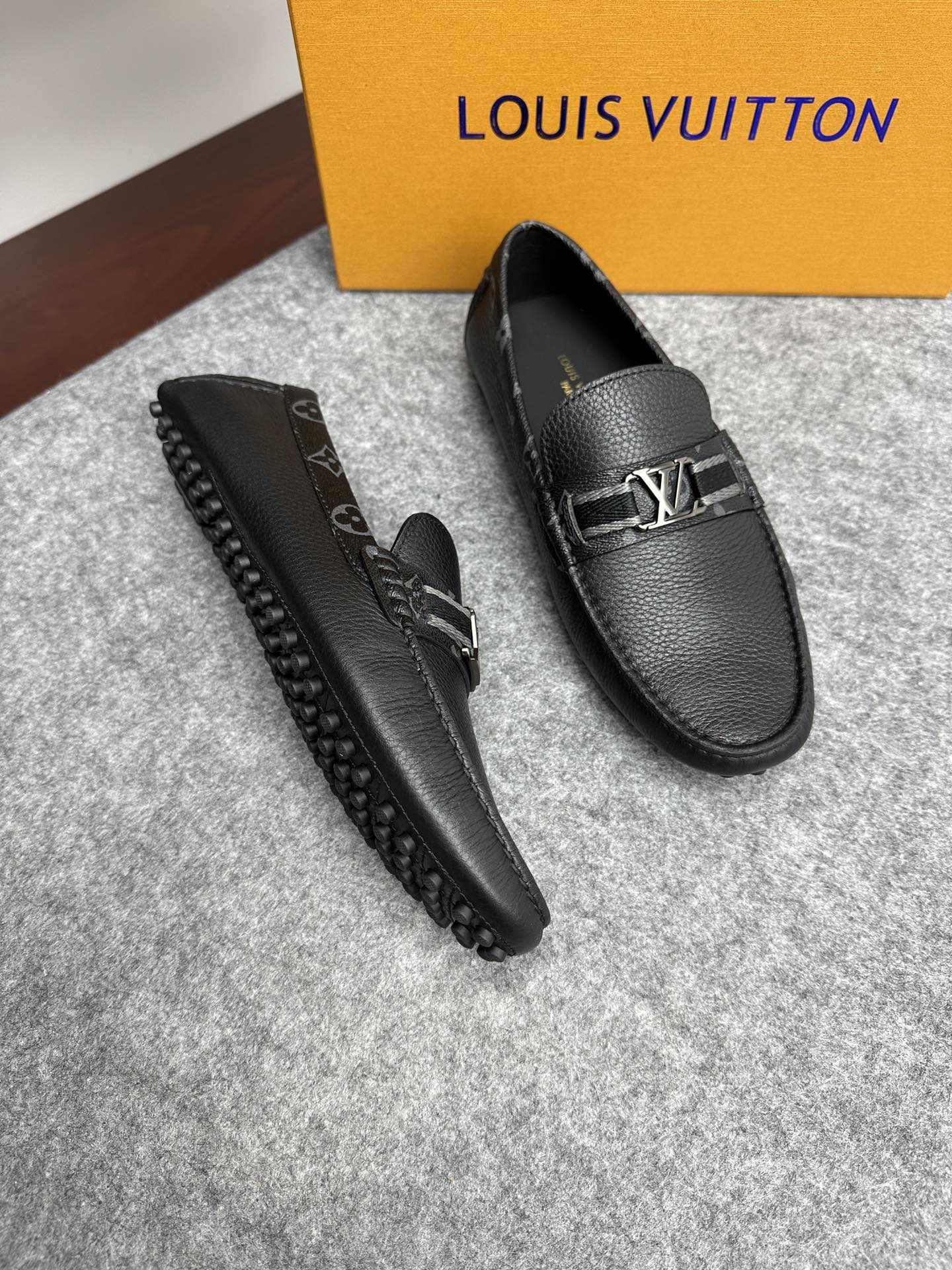 루이비통 Louis Vuitton 로퍼