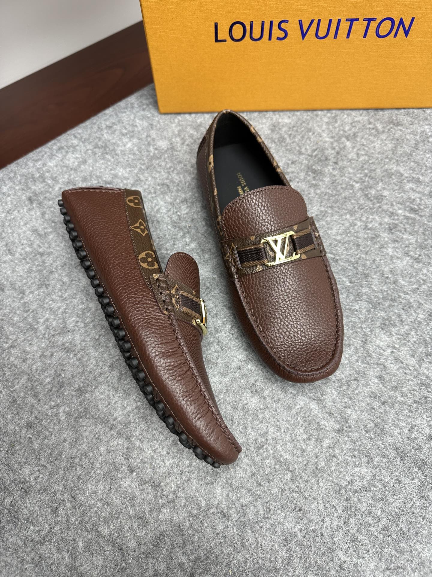 루이비통 Louis Vuitton 로퍼