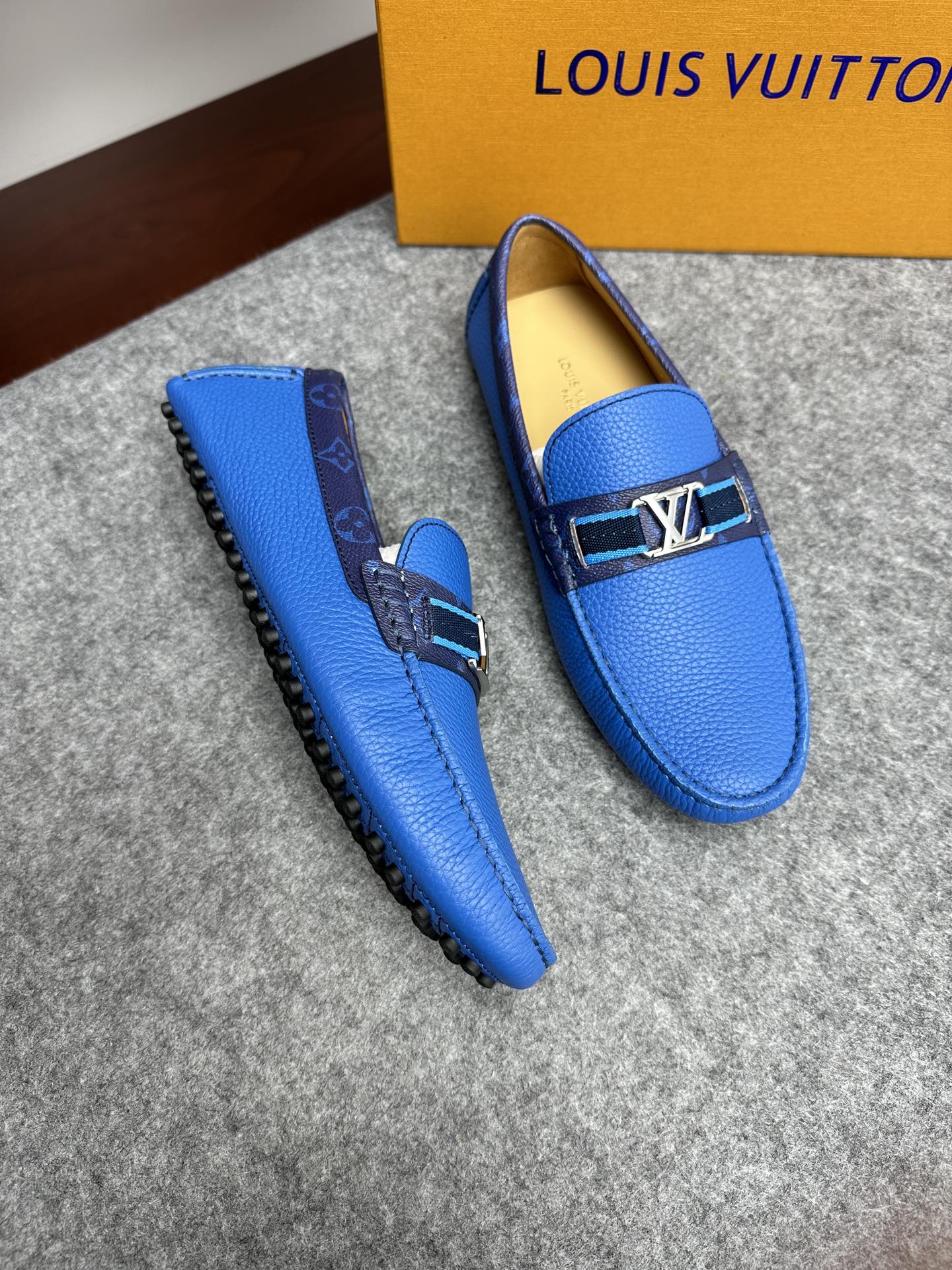 루이비통 Louis Vuitton 로퍼