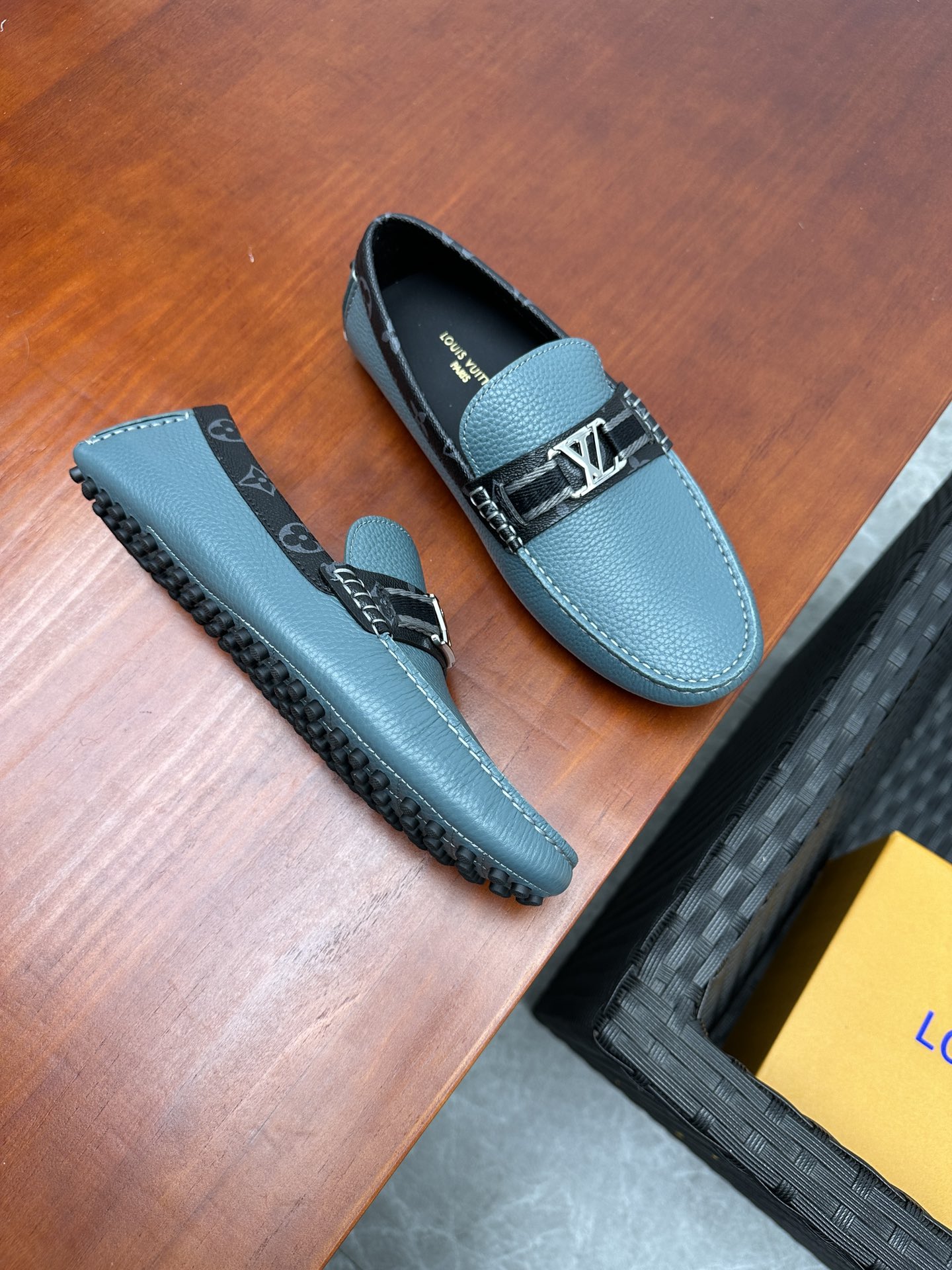 루이비통 Louis Vuitton 로퍼