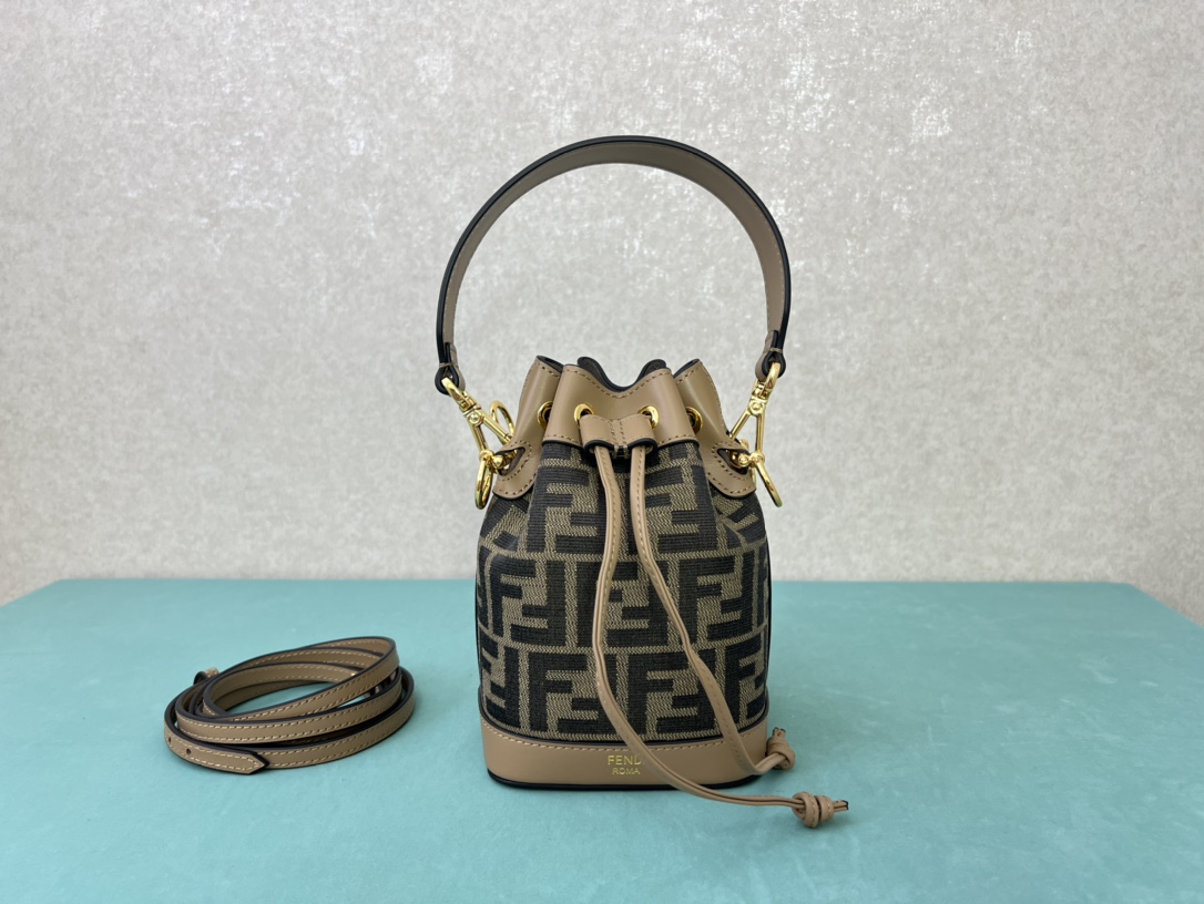 펜디 FENDI Mon Tresor 010 미니 버킷 백 12CM