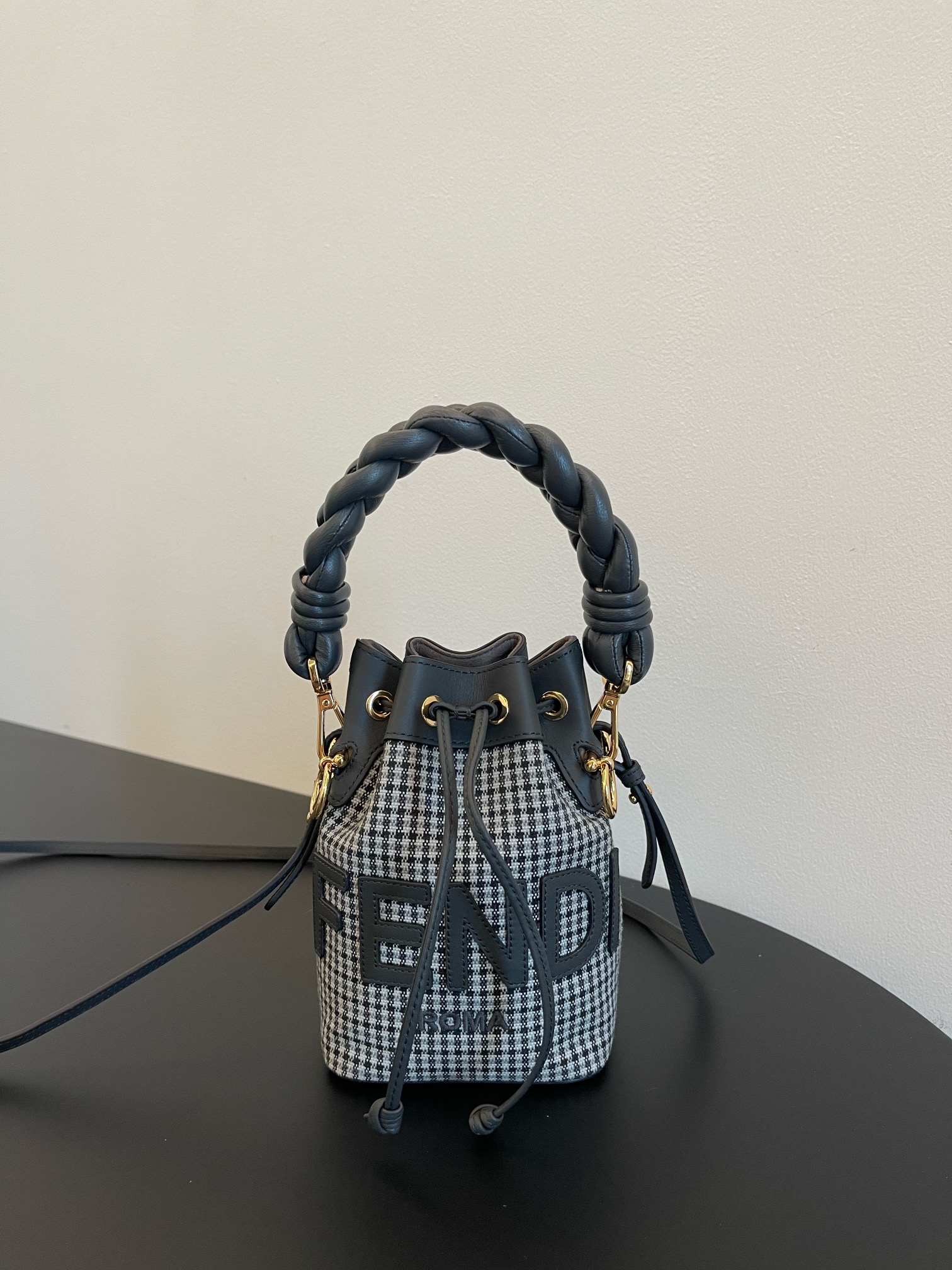 펜디 FENDI Mon Tresor 010 미니 버킷 백 12CM