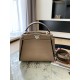 펜디 FENDI 266 PEEKABOO 탑 핸들백 23CM