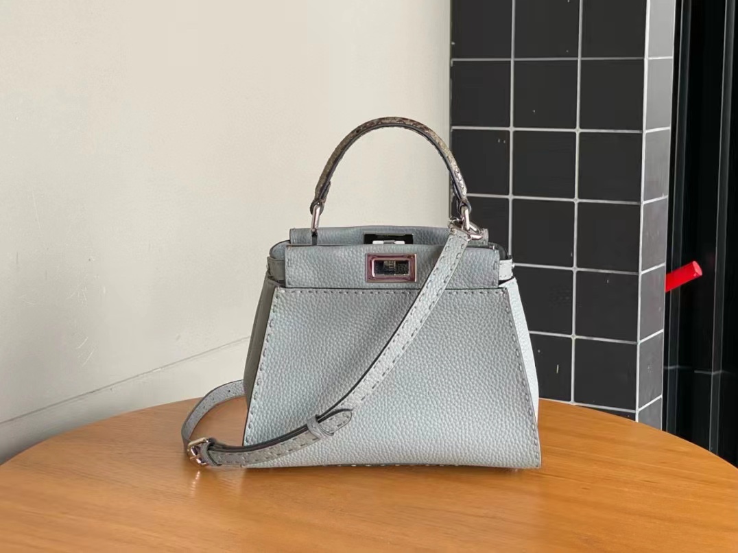 펜디 FENDI 266 PEEKABOO 탑 핸들백 23CM