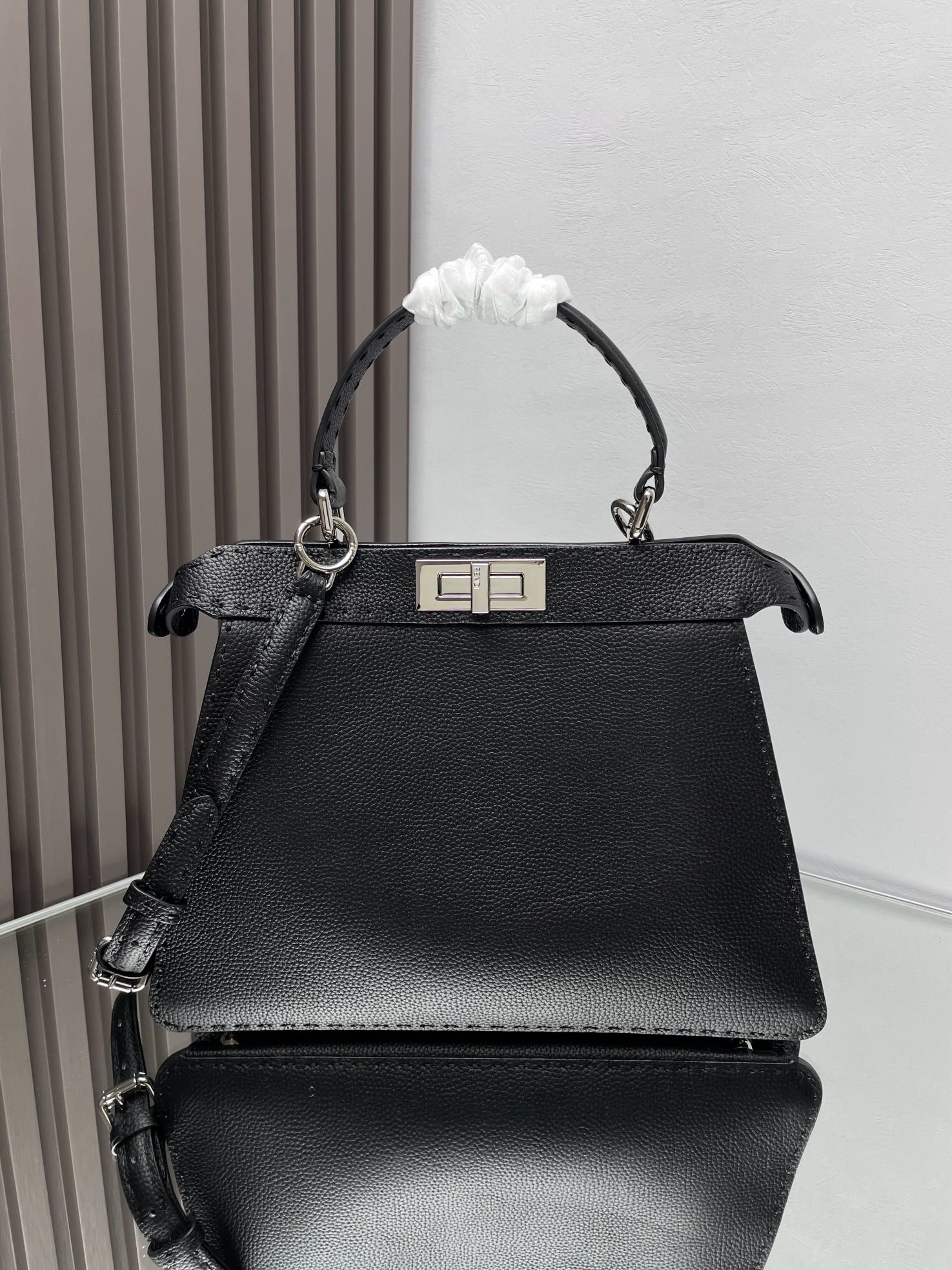 펜디 FENDI 290 PEEKABOO 탑 핸들백 33CM
