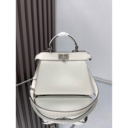 펜디 FENDI 327 ICONIC PEEKABOO ISEEU 탑 핸들백 27CM