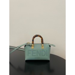 펜디 FENDI 067 Mini ByThe Way 미니 보스턴백 17CM