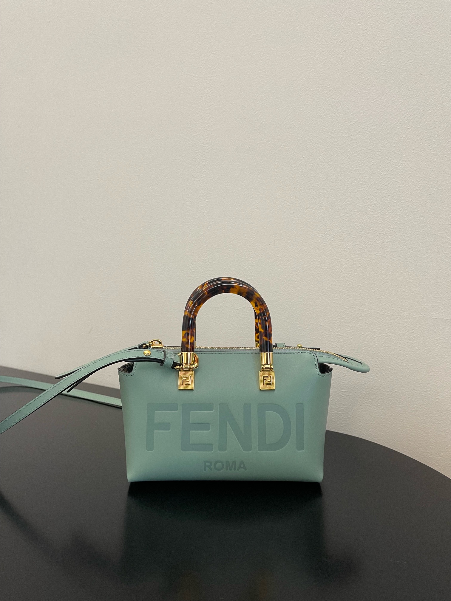 펜디 FENDI 067 Mini ByThe Way 미니 보스턴백 17CM