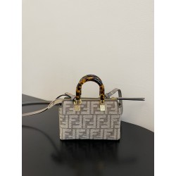 펜디 FENDI 067 Mini ByThe Way 미니 보스턴백 17CM