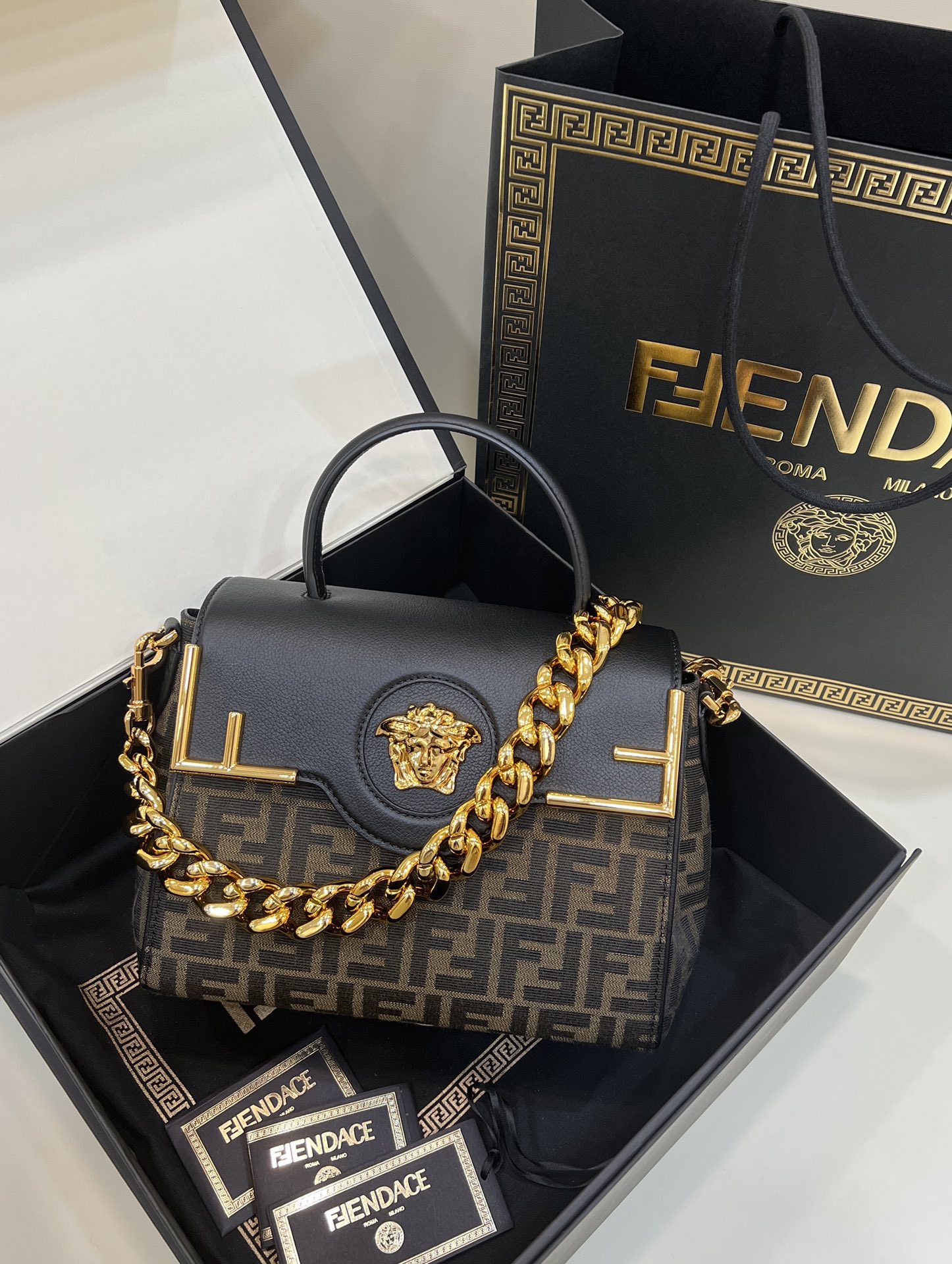 펜디 FENDI 8031 탑 핸들백 25CM